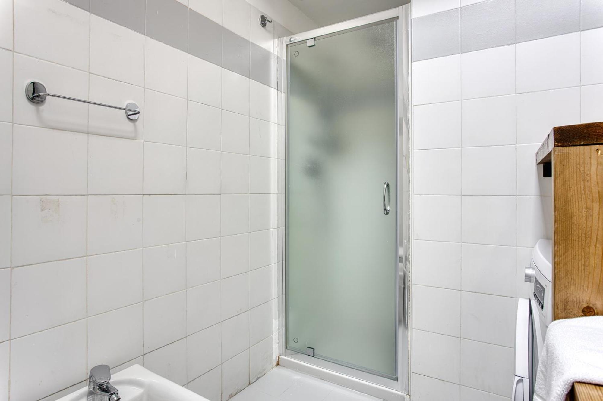 Cozy One Bedroom Close 2 Public Transportation * Mailand
