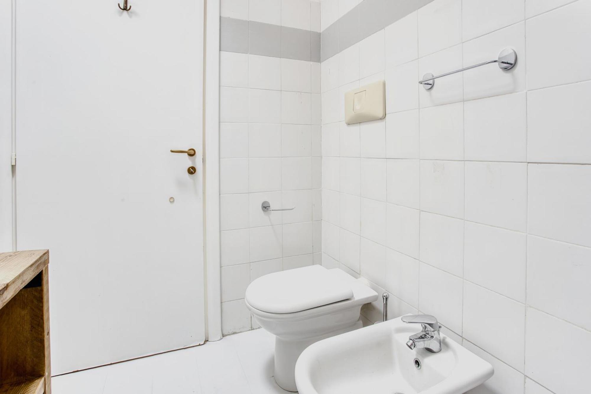 Apartment Cozy One Bedroom Close 2 Public Transportation *