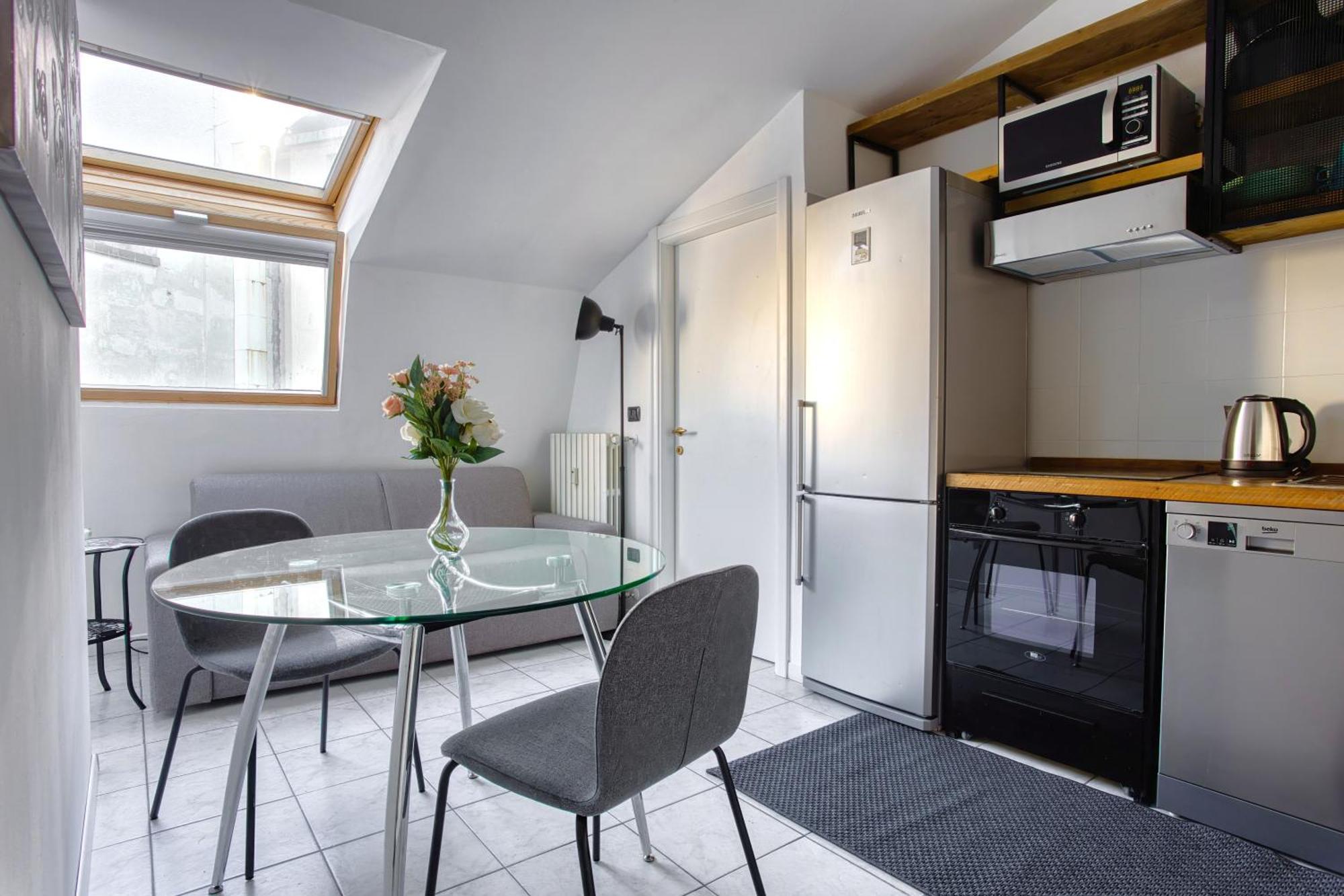Cozy One Bedroom Close 2 Public Transportation * Mailand